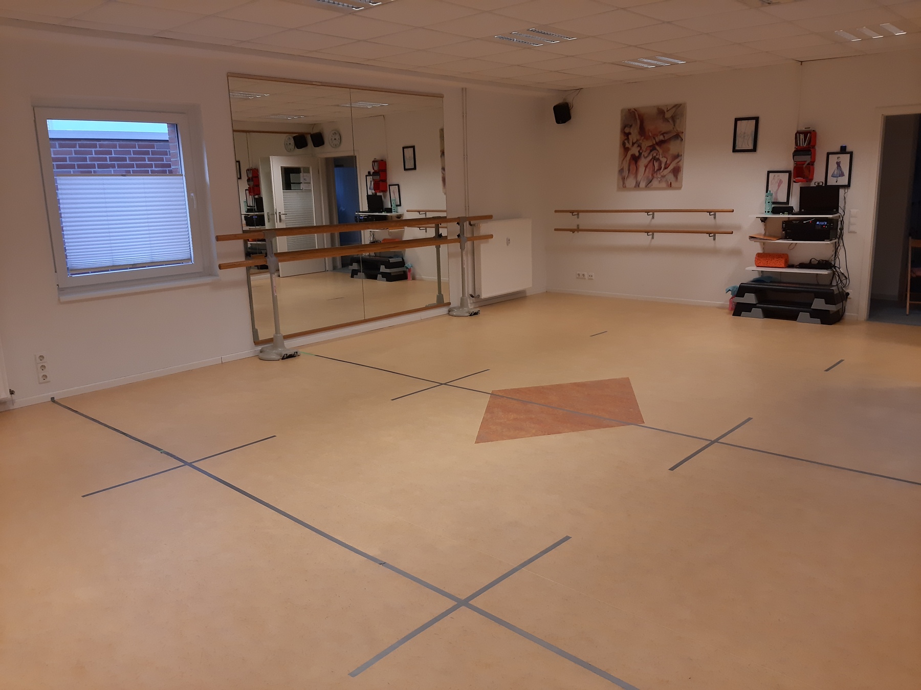 Tanzsaal mit Ballettstange